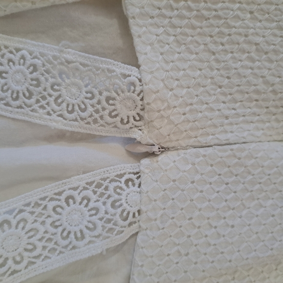 J.O.A. LA Women's Small White Eyelet Romper Shorts Embroidered Cut Out Back - Picture 12 of 12